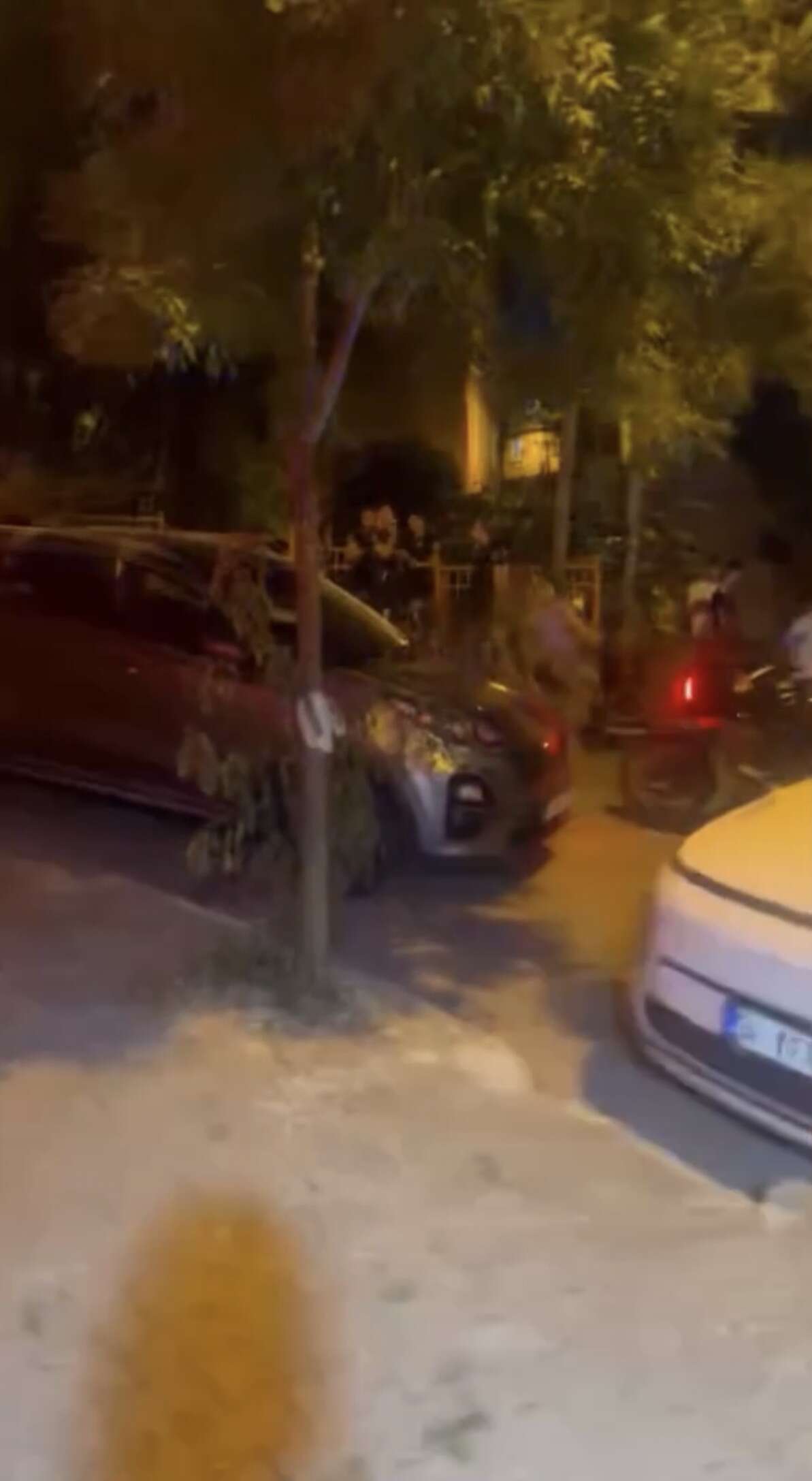 Çöp atma meselesinde kan aktı! Ablanın burnu kırıldı, kardeşi bıçaklandı 6